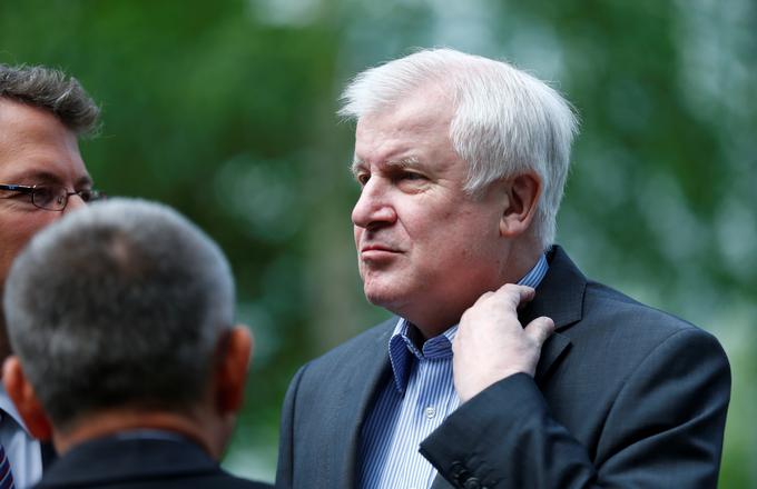 Horst Seehofer zameri Moku, da ga preveč zanima dobiček. | Foto: Reuters