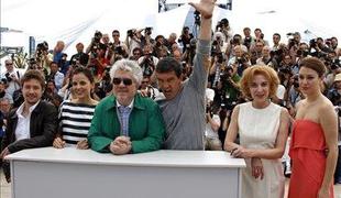 Almodovar s srhljivko osupnil Cannes