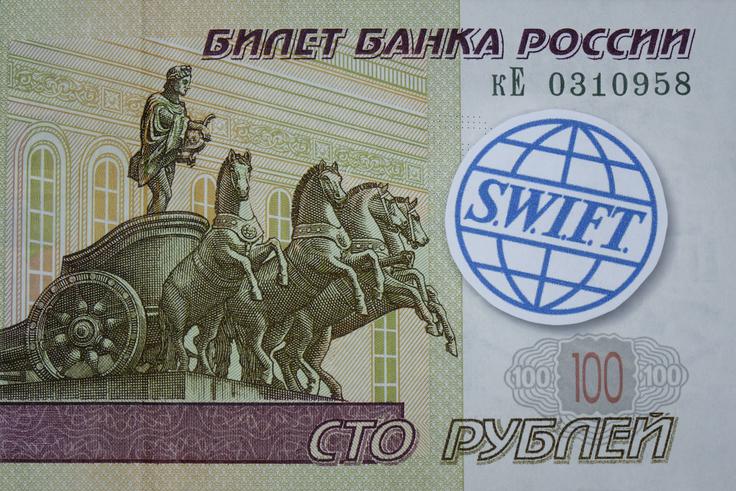 Po ruski invaziji na Ukrajino je Zahod uvedel gospodarske sankcije proti Rusiji, med drugim je iz sistema Swift izključil nekatere ruske banke. Zaradi zahodnih sankcij se je Rusija gospodarsko naslonila na Kitajsko. | Foto: Guliverimage