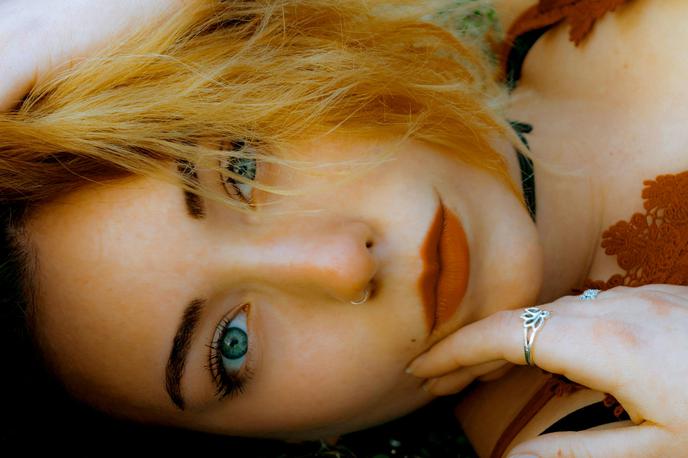 ženska, dekle, pogled, portret | Foto Pexels