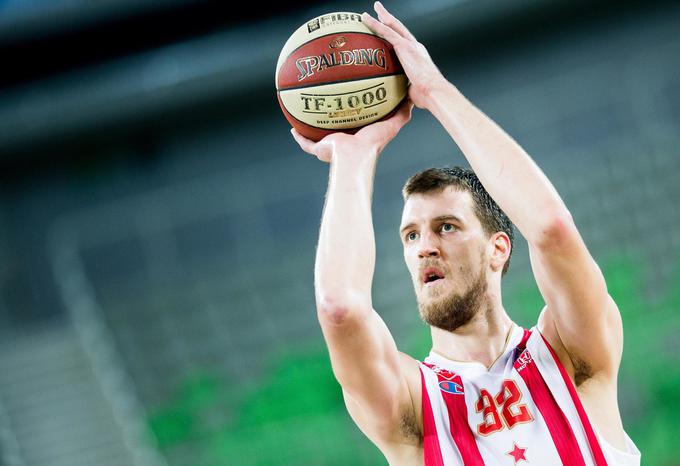 Ognjen Kuzmić je okrepil vrste Crvene zvezde, a zaradi prometne nesreče še lep čas ne bo igral. | Foto: Vid Ponikvar