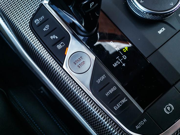 BMW 330e BMW 330e | Foto: Gašper Pirman