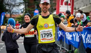 Mitja in Mateja Kosovelj vnovič najboljša gorska tekača
