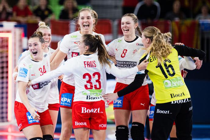 Ep polfinale veselje Danska | Veselje danskih rokometaši v dvorani Stožice. | Foto Grega Valančič/Sportida