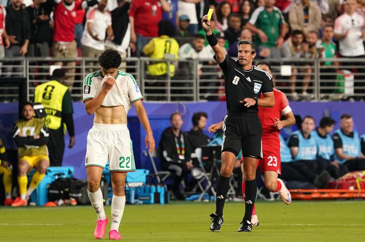 Slavko Vinčić je sodil tekmo med Jordanijo in Alžirijo. | Foto: Reuters