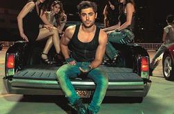 Zac Efron dviguje temperaturo v kampanji za kavbojke