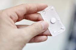 Z novim zakonom strogo omejena tabletka za splav