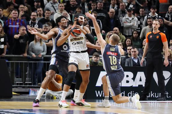 Partizan po drami do zmage pri Samarju, konec niza Pariza