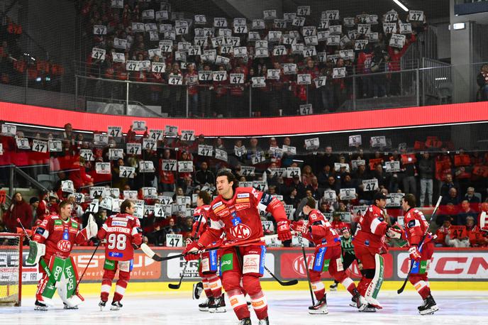 EC KAC : Fehervar AV19 | Celovčani so na prvi četrtfinalni tekmi, na kateri so se gledalci poklonili Jordanu Murrayju, zmagali s 3:0. | Foto EC-KAC/Florian Pessentheiner