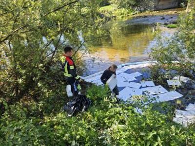 Ekološka katastrofa: naftni madeži na reki Unici