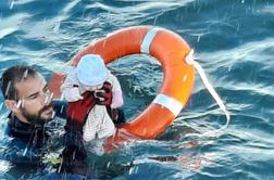 Junak iz morja rešil komaj dva meseca starega dojenčka #foto #video