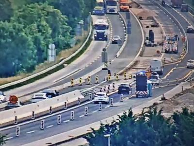 Na Primorki vse stoji: zaprt vozni pas, pot daljša za uro in pol