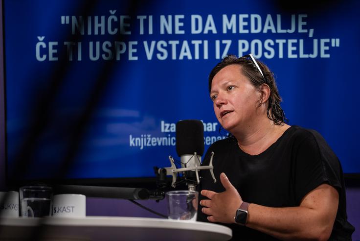 "Slovenci smo res pišoči narod. Zdi se mi, da napišemo več knjig, kot jih preberemo." | Foto: Luka Petrič