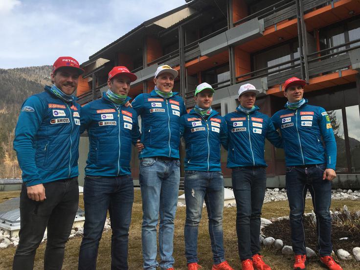 Miha Hrobat, Martin Čater, Štefan Hadalin, Žan Grošelj, Aljaž Dvornik in Žan Kranjec bodo branili slovenske barve na 56. pokalu Vitranc. | Foto: MaPa