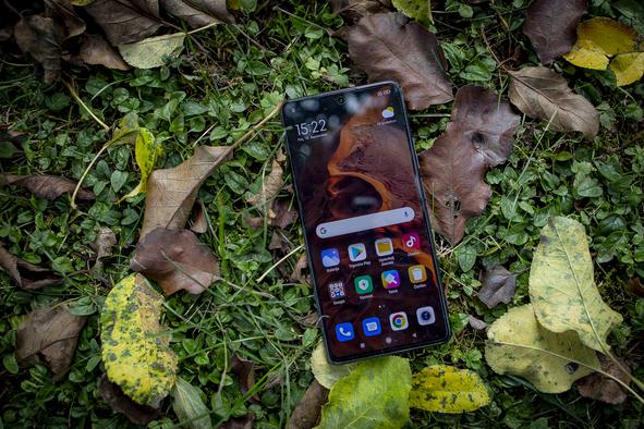 Xiaomi 11T Pro: prinaša več, kot nakazuje njegova cena