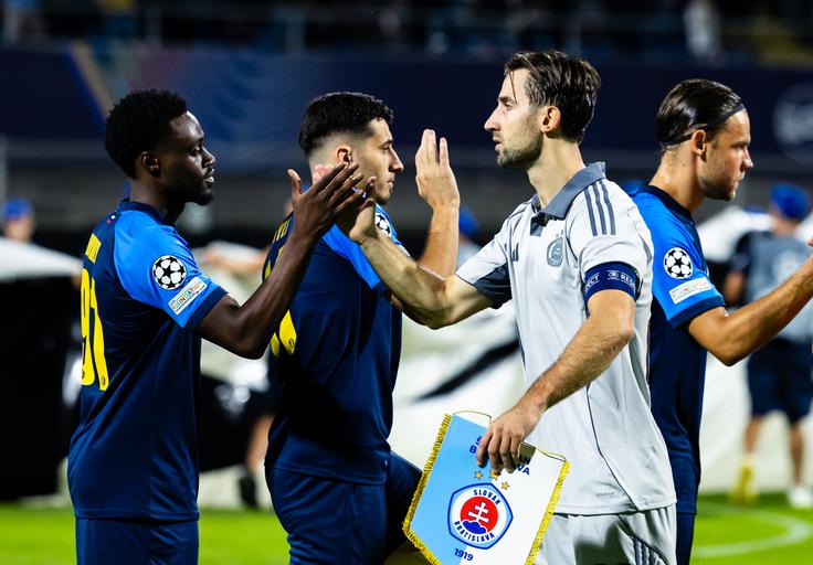 Andraž Šporar je zadel prvi gol za Slovan Bratislavo.
 | Foto: Nik Moder