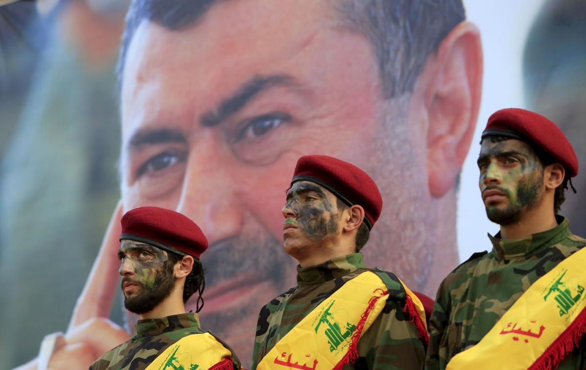 Hezbolah | Šiitski Hezbolah je bil ustanovljen med libanonsko državljansko vojno. Leta 2006 se je v drugi izraelsko-libanonski vojni spopadel z izraelsko vojsko. Hezbolah, ki ima močno podporo Irana, se je vpletel tudi v sirsko državljansko vojno. | Foto Reuters