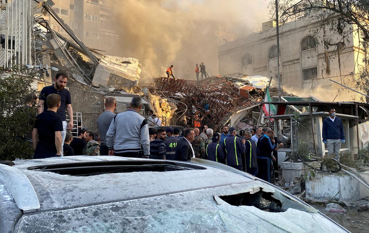 napad na Damask | V napadu na stavbo pri iranskem veleposlaništvu je umrlo šest ljudi. | Foto Reuters