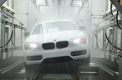 BMW tudi ob 30-odstotnem padcu prodaje ne bi odpuščal