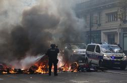Protestniki bodo morali plačati do deset tisoč evrov za škodo. "Gre za avtoritarno potezo."