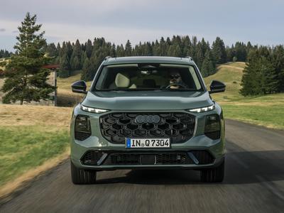 Novi audi Q7 v Sloveniji: več prostora, šest sedežev in vrata, ki se odpirajo sama