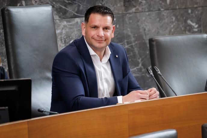 Zoran Stevanović | "Naši glavni pogoji so bili, da ne gremo v vlado, ki jo bo vodil SDS, in to obljubo tudi držimo," je zatrdil Stevanović. | Foto STA