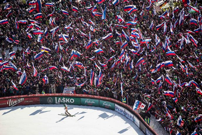 Planica 2016 Peter Prevc | Podobnih prizorov v Planici zaradi pandemije covid-19 ne bo. | Foto Vid Ponikvar