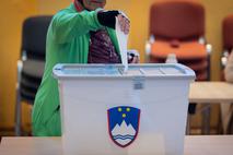 Referendum. Volitve. Glasovanje. Volilna skrinjica.