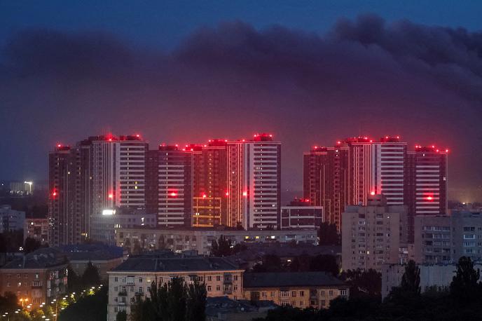 Napad na Kijev | Ukrajinska prestolnica je bila od junija že večkrat tarča obsežnih napadov z raketami, med njimi tudi balističnih. | Foto Reuters