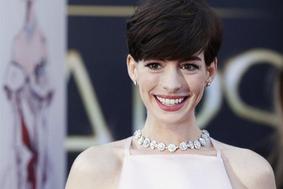Anne Hathaway se dogovarja za vlogo v komediji Laggies