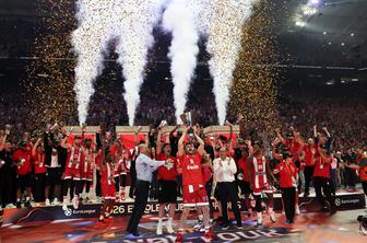 Olympiacos po dramatičnem boju ugnal Real in osvojil naslov