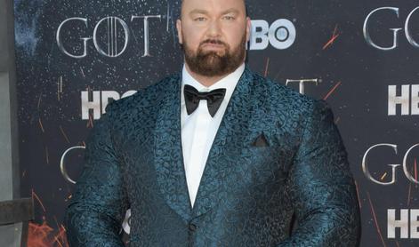 Islandski Thor spet podrl svetovni rekord v deadliftu, dvignil je 510 kilogramov