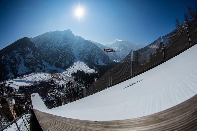 Planica bo tradicionalno gostila začetek skakalne zime, teden dni pred prihodom v Slovenijo pa bodo skakalci leteli še v Vikersundu. | Foto: 