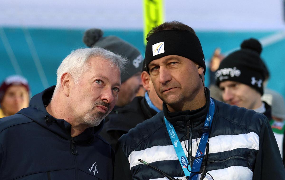 Christian Kathol Sandro Pertile | Christian Kathol (levo) se je iz osebnih razlogov poslovil z mesta kontrolorja opreme v smučarskih skokih. Na fotografiji v družbi Sandra Pertileja. | Foto Guliverimage