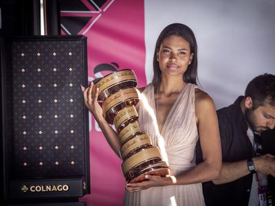 Bliža se trenutek, ki ga težko pričakujejo številne kolesarske ekipe