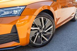 nova-skoda-octavia-porsche-inter-auto-ponudba-anniversary-edition-2025 (2)_1200