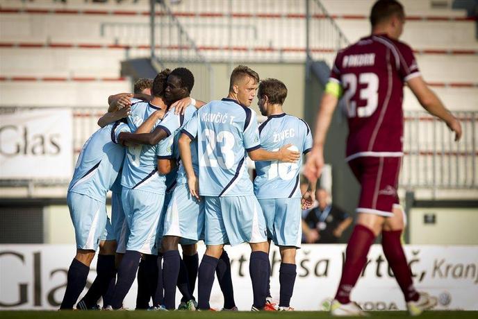 Video: Razburljiv derbi v Novi Gorici: dva rdeča kartona in dva gola