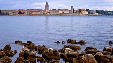 Za koliko na dražbah ponujajo apartmaje na hrvaški obali