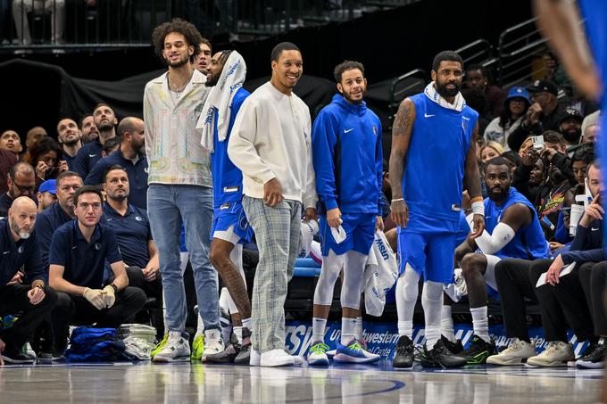 Košarkarjem Dallasa na klopi ni zmanjkalo razlogov za zadovoljstvo. | Foto: Reuters