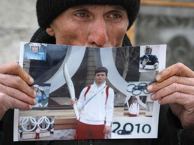 Fotografija z olimpijsko baklo, ki jo je Nodar Kumaritašvili svoji družini poslal po elektronski pošti. | Foto: Guliverimage/Vladimir Fedorenko