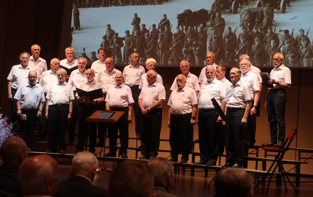 Partizanski pevski zbor | Partizanski pevski zbor na slavnostni akademiji ob 80-letnici ustanovitve IX. korpusa | Foto STA