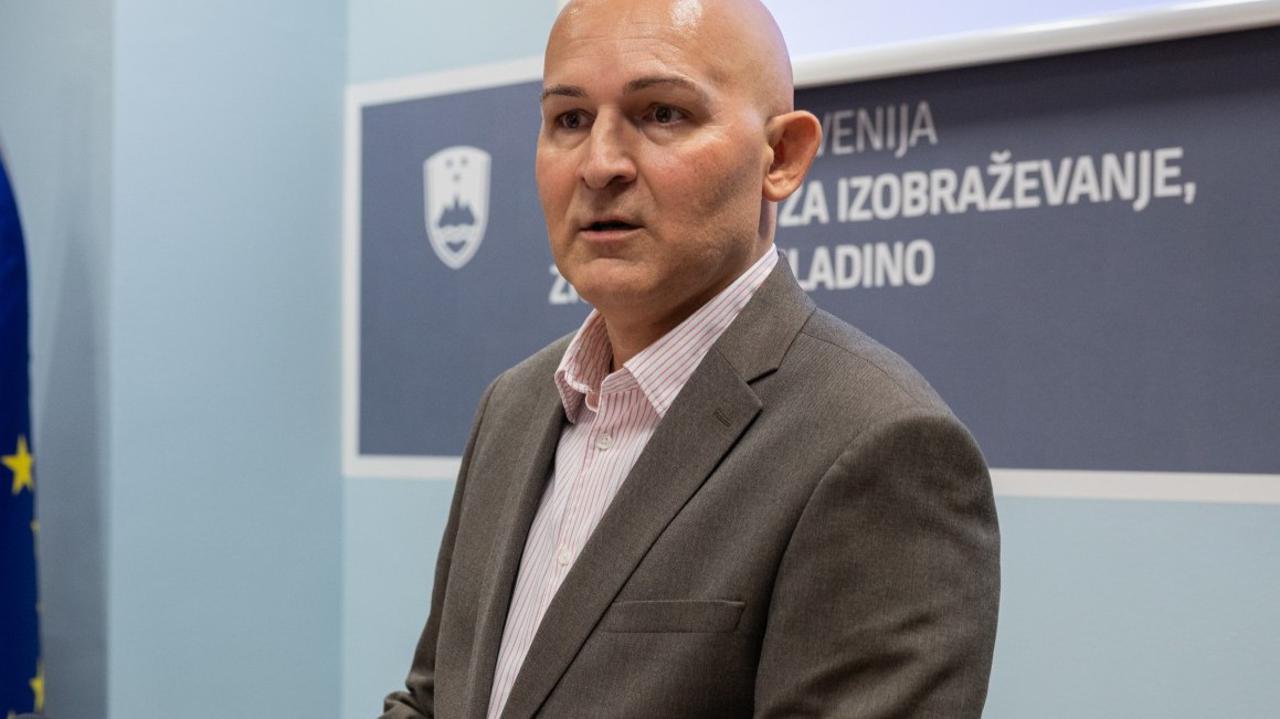 Minister Rončević: Vloga učitelja je premalo cenjena in spoštovana