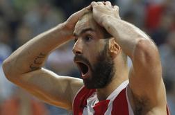 Navijači Panathinaikosa napadli klop Olympiacosa (video)