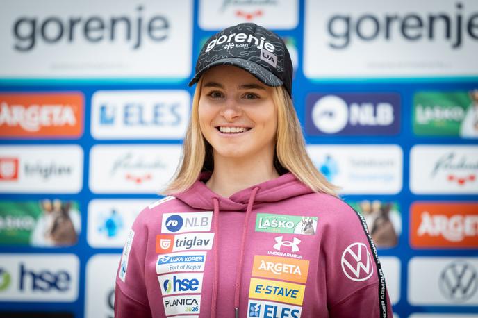 smučarski skoki, Nika Vodan | Nika Vodan je zaradi težav s kolenom in operacije izpustila večji del lanske sezone, zdaj pa se pripravlja na olimpijsko tekmovalno obdobje. | Foto Bor Slana/STA