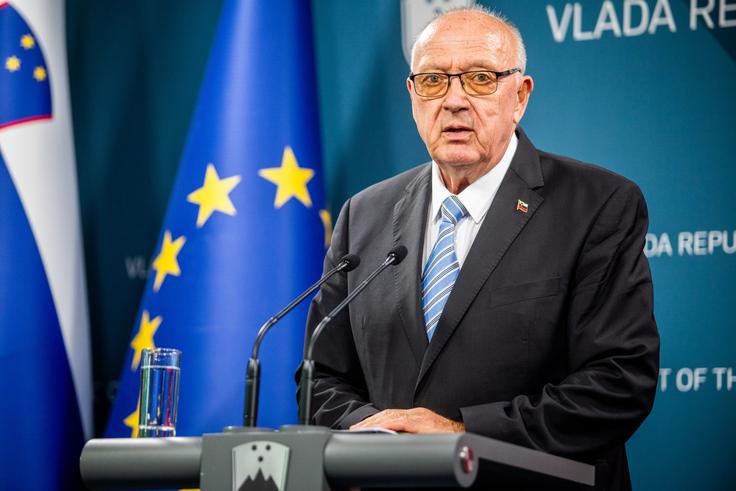 Državni sekretar v kabinetu predsednika vlade Vinko Gorenak je v imenu predsednika vlade vabilo k partnerstvu poslal parlamentarnim strankam in poslancema narodnih skupnosti po oblikovanju vlade. | Foto: STA
