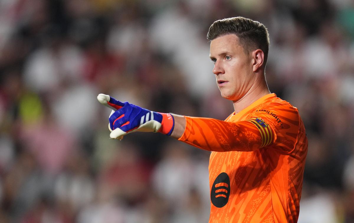 Marc-Andre ter Stegen | Španska nogometni klub Barcelona bo sprožila disciplinski postopek zoper nemškega vratarja Marc-Andreja ter Stegna, ker 33-letni Nemec ni dovolil, da njegovi delodajalci zdravniško sporočilo posredujejo zdravniški komisiji španske lige. | Foto Guliverimage