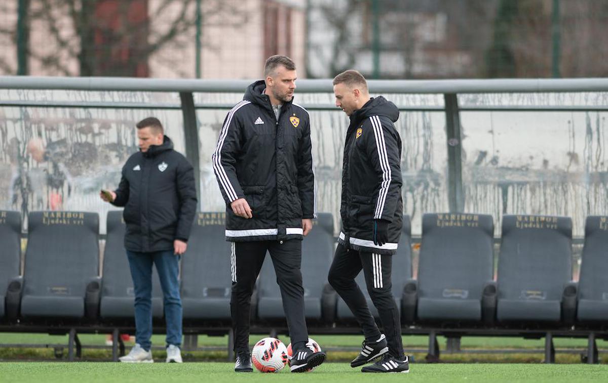 Željko Filipović Aleš Mertelj | Četrtkov trening sta vodila Željko Filipović in Aleš Mertelj. | Foto Miloš Vujinović/Sportida