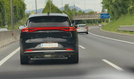 Takega Slovenci še nimajo: mimo Ljubljane še en redek SUV #video