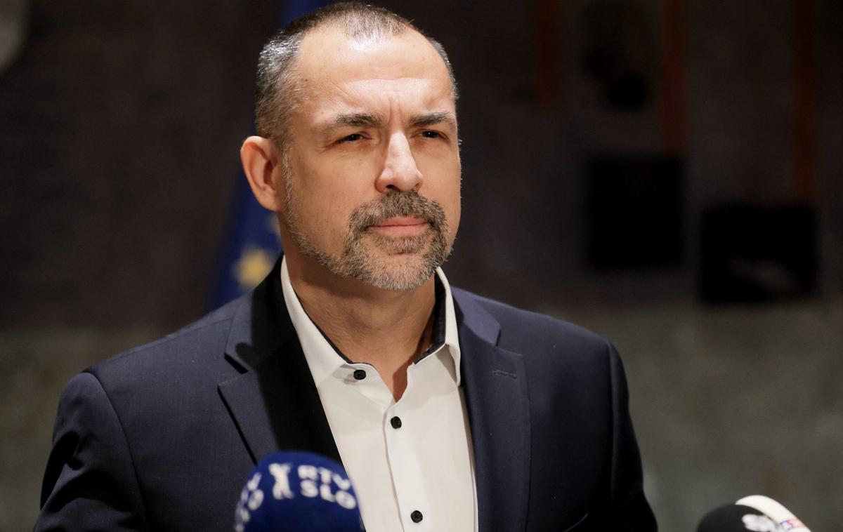 Dejan Kaloh | Kaloh je lani jeseni izstopil iz stranke in poslanske skupine SDS ter se je tedaj v novi stranki nameraval pridružiti poslancu in dolgoletnemu strankarskemu kolegu Anžetu Logarju. | Foto STA