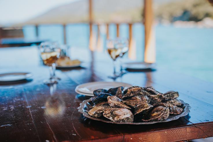 Stonske ostrige so sočne in sveže, z okusom morja in dolgo zgodovino. | Foto: Dubrovnik and Neretva County TB